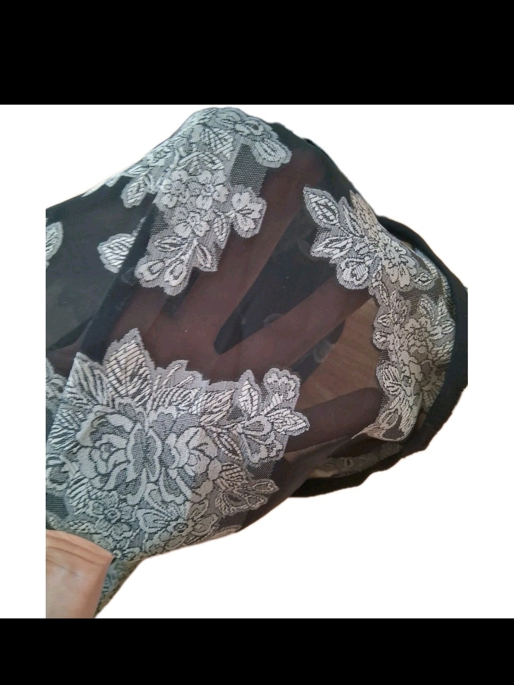 La Maison Simons , Contemporaine, Vintage Sheer Floral Lace Overlay – Like New - Picture 7 of 11